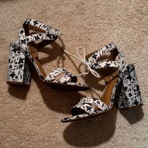 Floral Block Heel Sandals - Black and White
